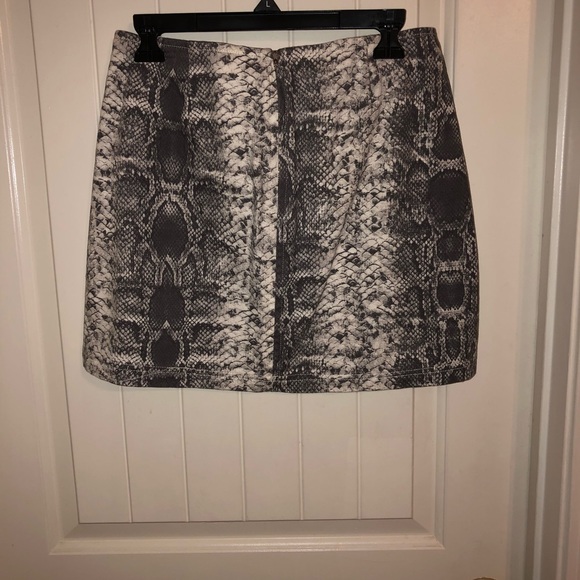 Urban Outfitters Snake Skin Skirt - Picture 3 of 8